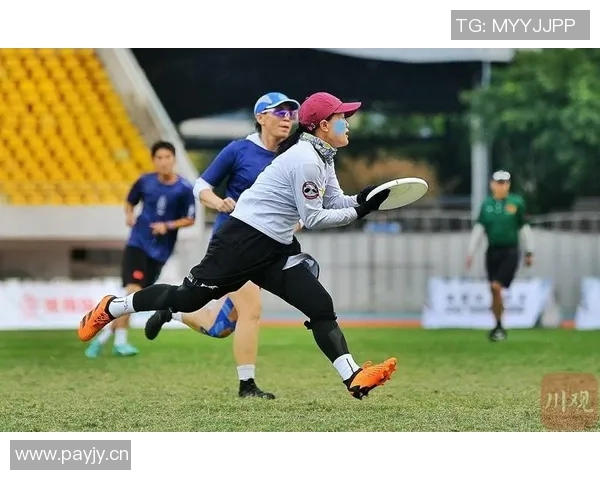 南京飞盘队创下耐力新高引领全国飞盘运动发展新潮流 南京飞盘队创下耐力新高引领全国飞盘运动发展新潮流