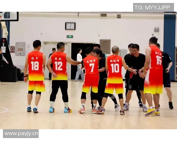 成都篮球队的奋斗历程与荣耀追寻：一段不屈不挠的篮球纪实之旅